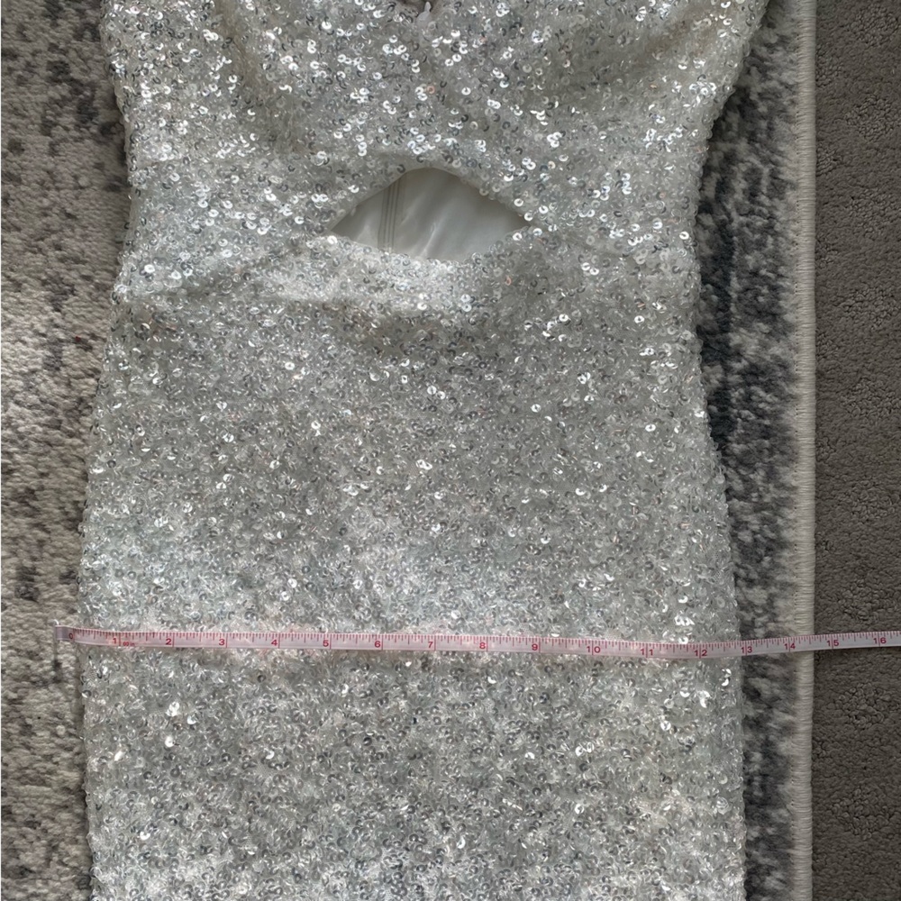 Betsy Adam V-Neck Cutout-Detail Sequinned IvorySilver 4 - Picture 15 of 16